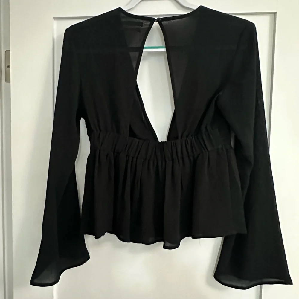 Urban Outfitters Long Sleeve low cut Shirt - Picture 3 of 4